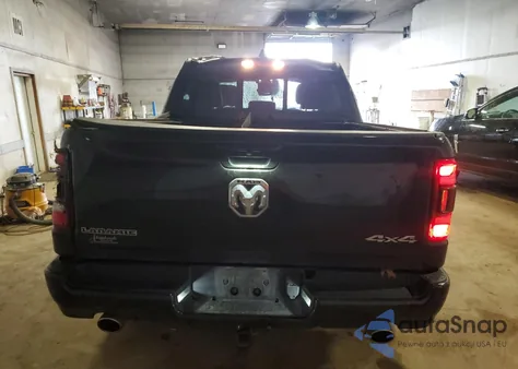 2022 Ram 1500 Laramie z USA, uszkodzony, nr VIN 1C6SRFJM8NN186584